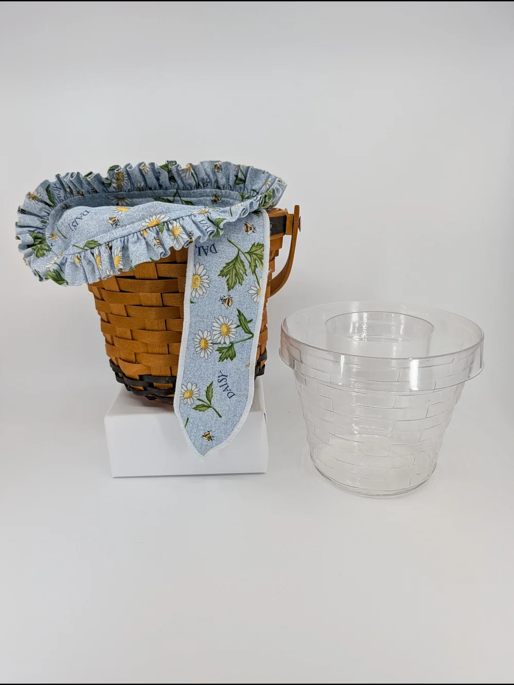 Longaberger May Series Daisy Basket/Floral Liner & Handle Tie/2-Piece Protector